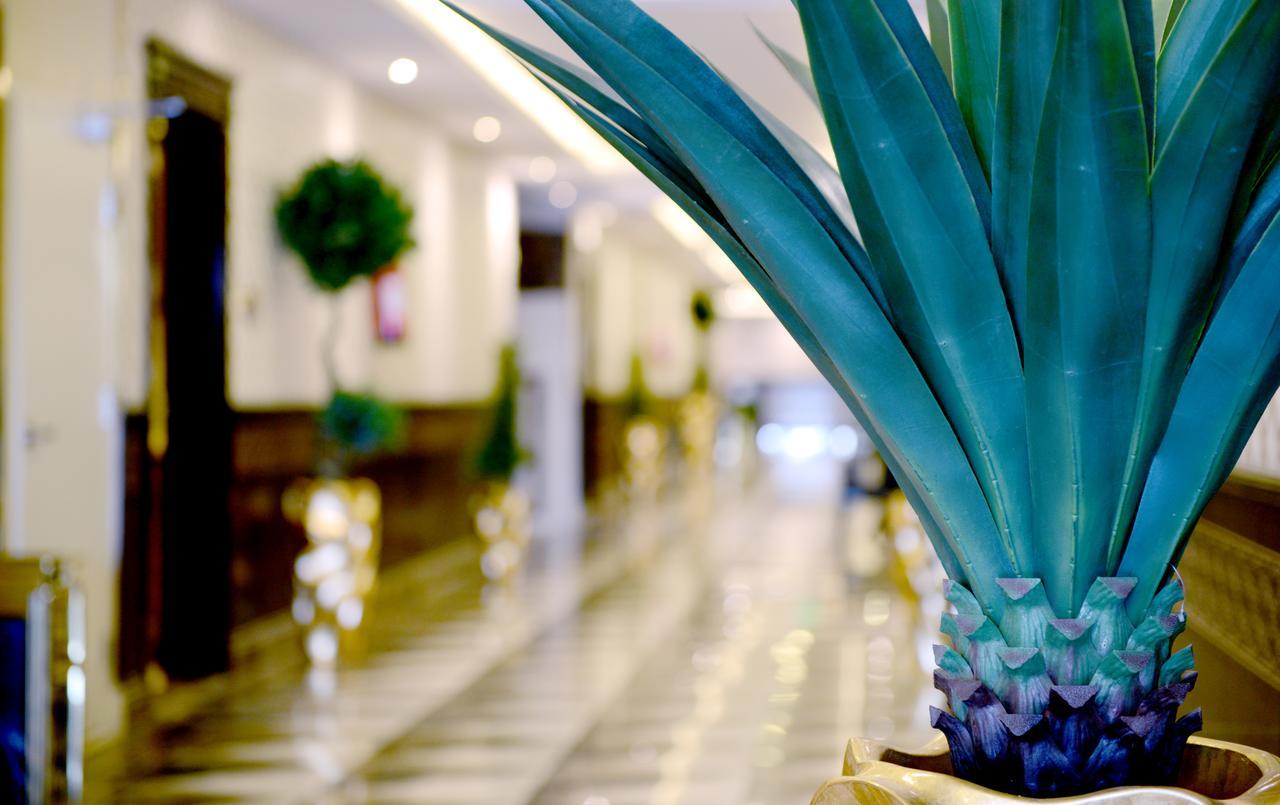Marina Hotel Райис Экстерьер фото